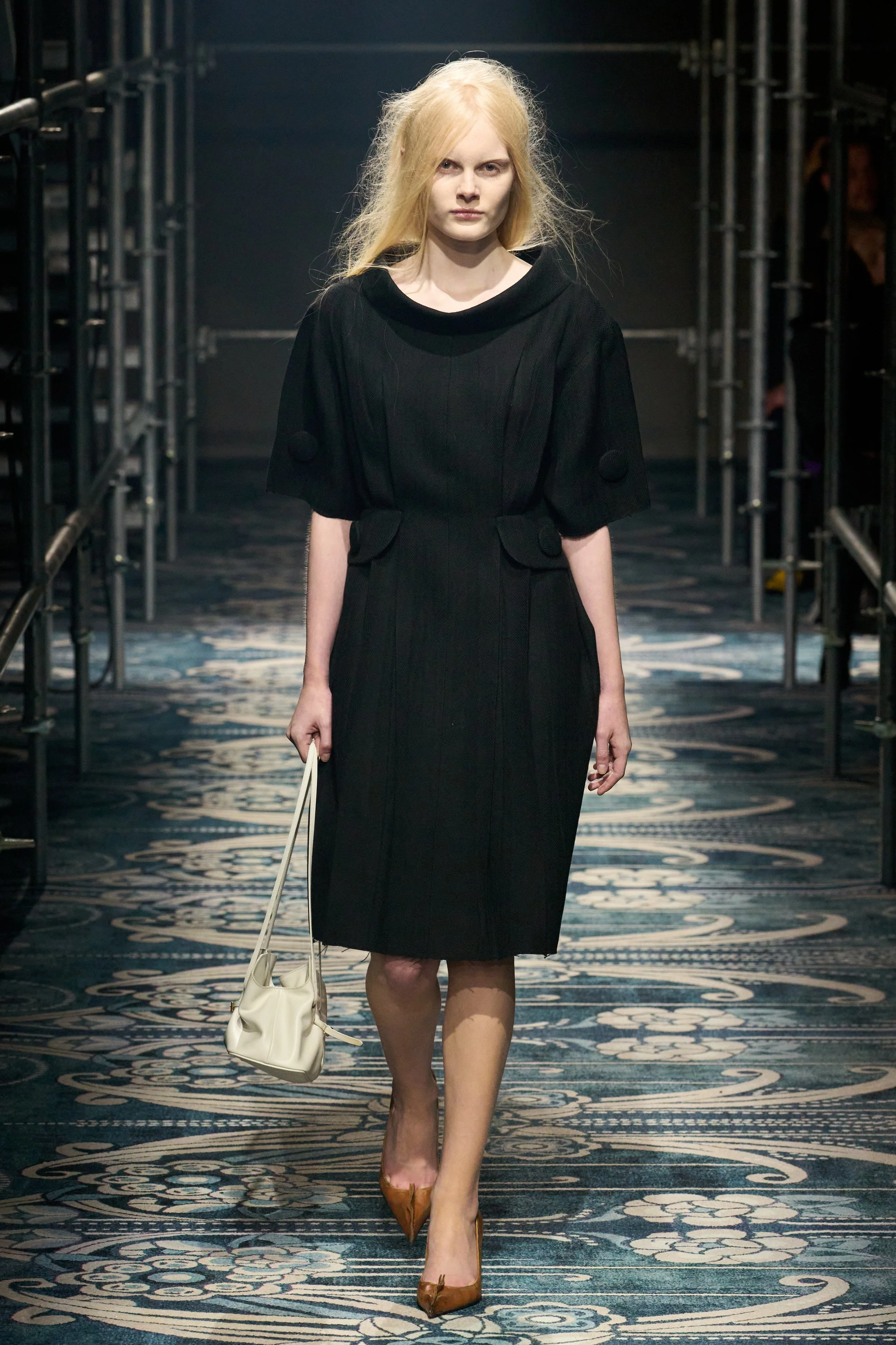 PRADA ブラック タイトスカート 38 PRADA ブラック タイトスカート 38 PRADA ブラック タイトスカート 38